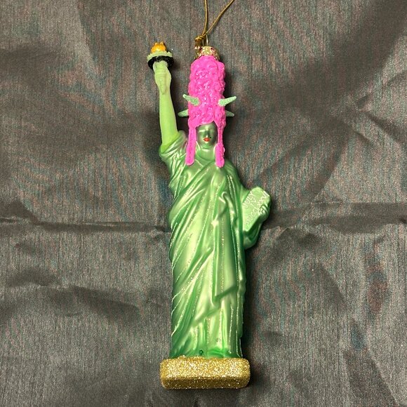 Glam Statue of Liberty ornament - Picture 1 of 6